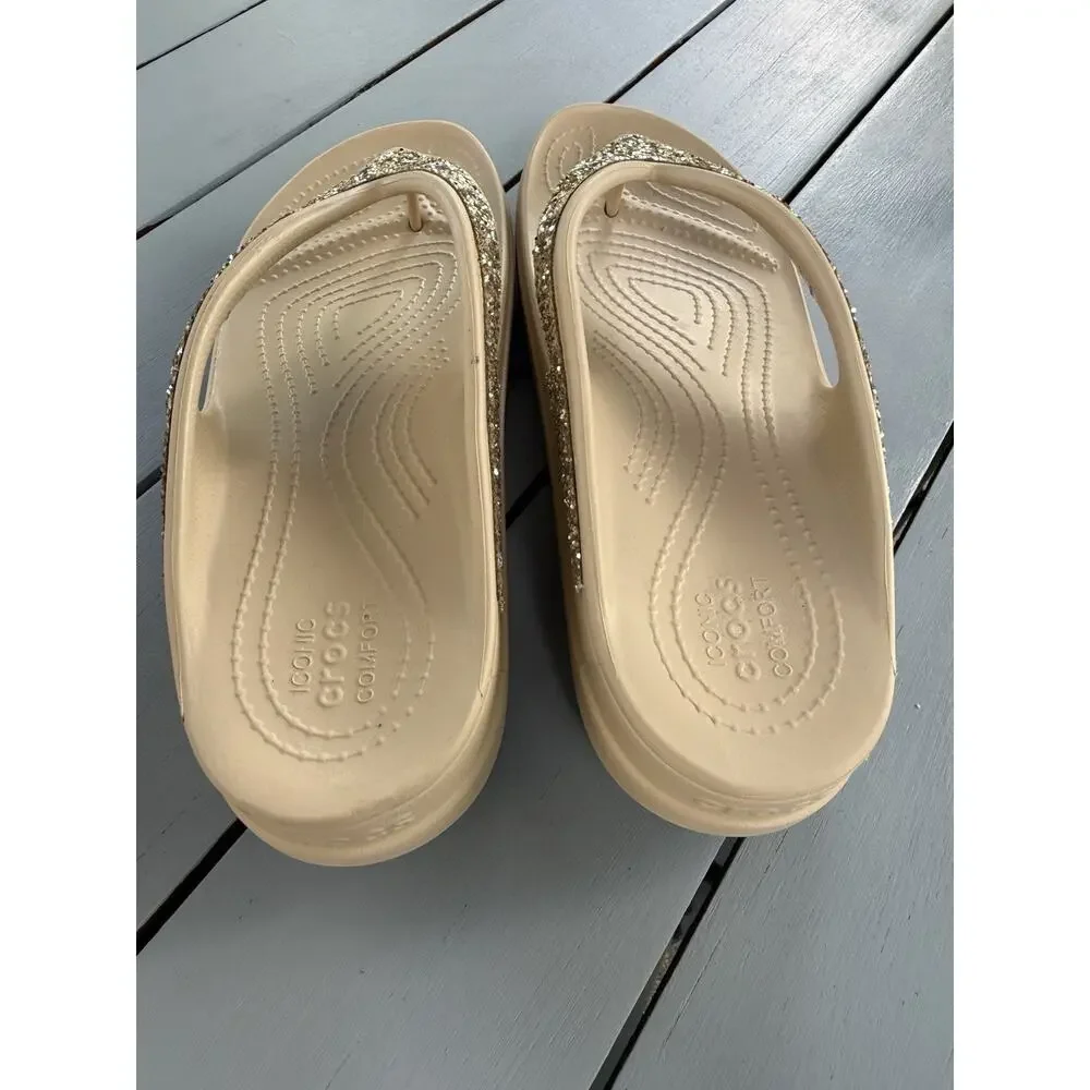 Crocs Sloane Tan Gold Glitter Flip Flop Platform Beach Sandals Wedge Size 9